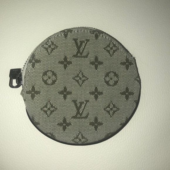 Louis Vuitton Vintage Coin Purse Butterfly Wallet - Picture 5 of 8